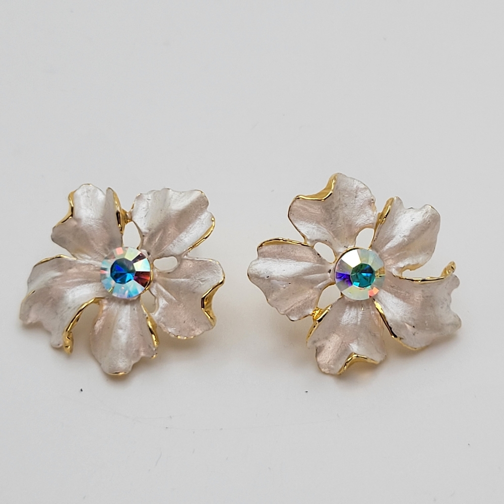 Rhinestone White Flower Goldtone Post Earrings